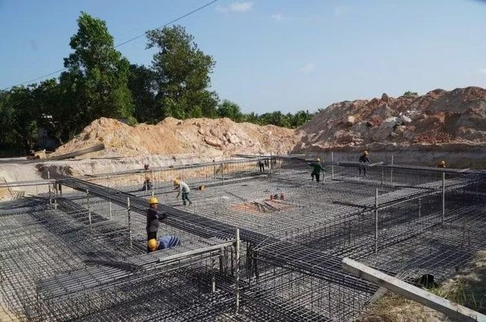 Thi công công trình đường dây 110 kV Phú Quốc – Nam Phú Quốc - Ảnh: VGP/LT