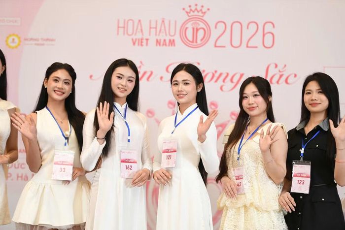 Các cô gái sẽ bước vào nhà chung và hướng đến đêm Chung khảo toàn quốc.