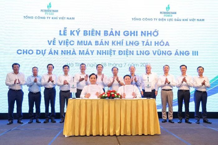Đại diện PV GAS và PV Power ký Biên bản ghi nhớ