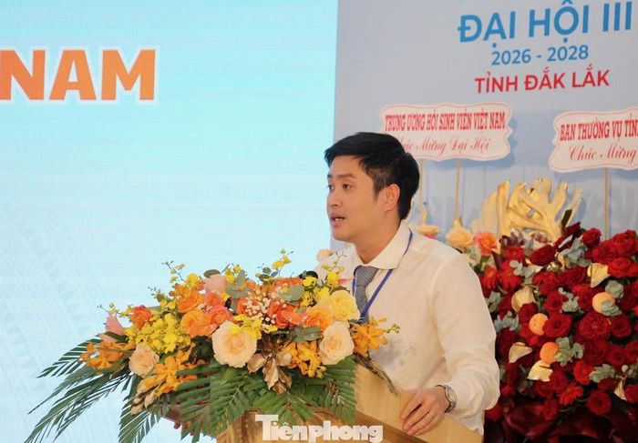 Anh Lâm Tùng - Phó Chủ tịch Thường trực Trung ương Hội Sinh viên Việt Nam phát biểu chỉ đạo đại hội.