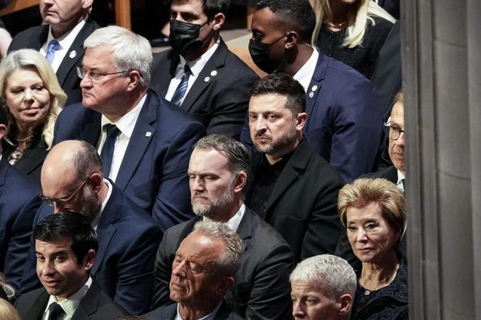 Tổng thống Ukraine Zelensky tham dự lễ tang. Ảnh: NYT