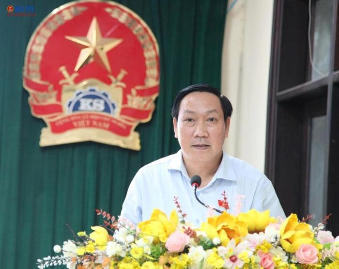  Đồng chí Bùi Xuân Thống - Thành ủy viên, Phó Trưởng chuyên trách Đoàn Đại biểu Quốc hội TP Đồng Nai phát biểu tại Hội thảo.