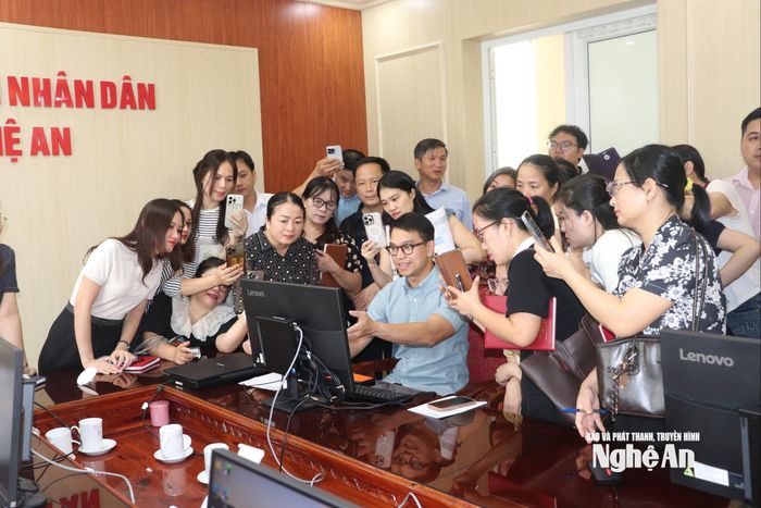 Các đại biểu tập huấn tại hội nghị.