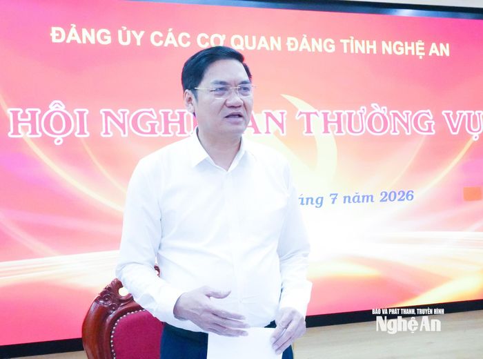 Đồng chí Hoàng Nghĩa Hiếu - Phó Bí thư Thường trực Tỉnh ủy, Chủ tịch HĐND tỉnh, Bí thư Đảng ủy Các cơ quan Đảng tỉnh kết luận tại hội nghị. Ảnh: Mai Hoa