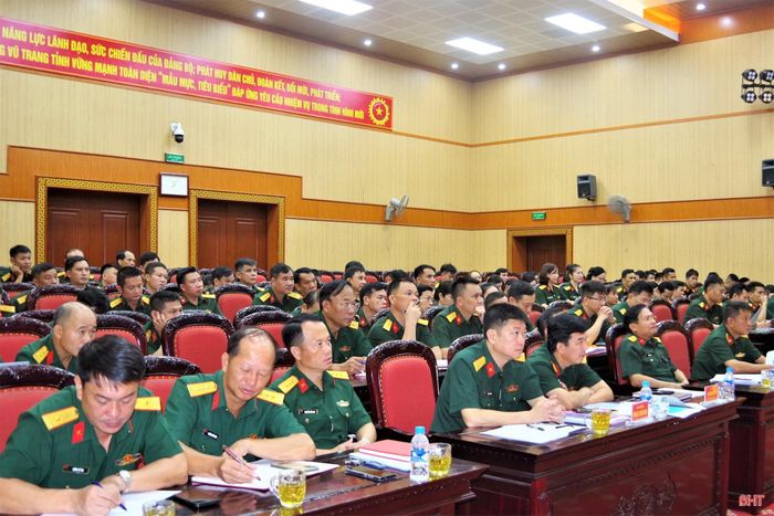 Đại biểu dự hội nghị tại điểm cầu Bộ CHQS tỉnh Hà Tĩnh.
