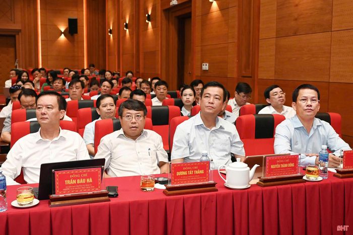 Đại biểu dự hội nghị tại điểm cầu Hà Tĩnh.