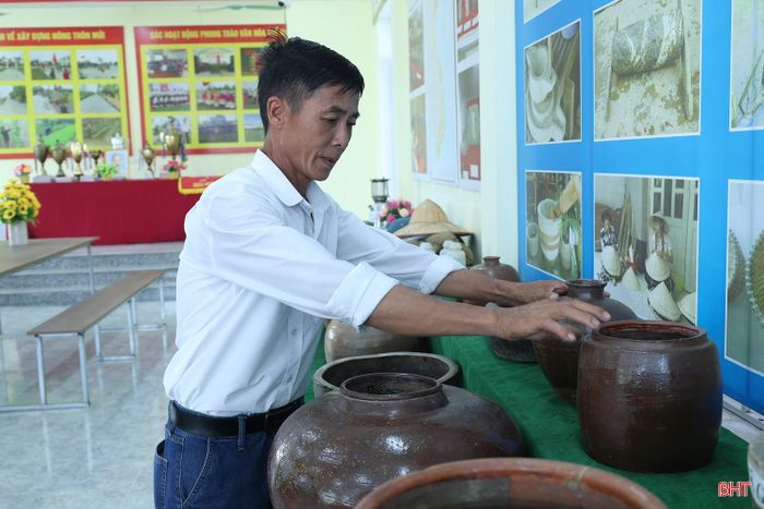 Trải nghiệm không gian xưa tại nhà văn hóa thôn ở xã Cẩm Bình.