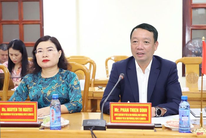 Chủ tịch UBND tỉnh Phan Thiên Định phát biểu tại buổi làm việc.