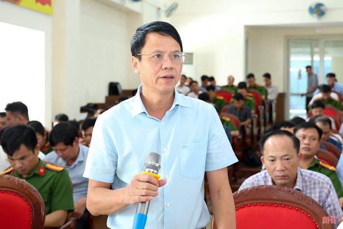 Giám đốc Văn phòng Đăng ký đất đai tỉnh Nguyễn Cao Sâm phát biểu tại hội nghị.