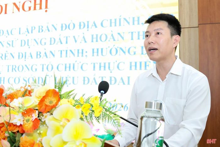 Phó Giám đốc Sở NN&amp;MT Trương Văn Cường trình bày báo cáo tại hội nghị.