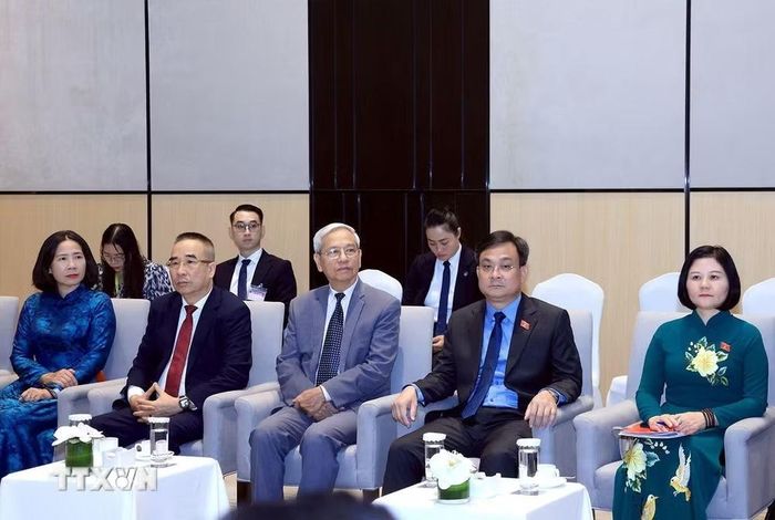 Các đại biểu Hội hữu nghị Việt Nam-Campuchia tham dự buổi tiếp. (Ảnh: Tuấn Anh/TTXVN)