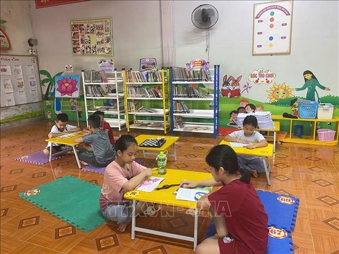 Không gian đọc sách tại Thư viện Trường Tiểu học 1 Thị trấn Thạch Hà luôn mở cửa đón học sinh đến trong những ngày hè.