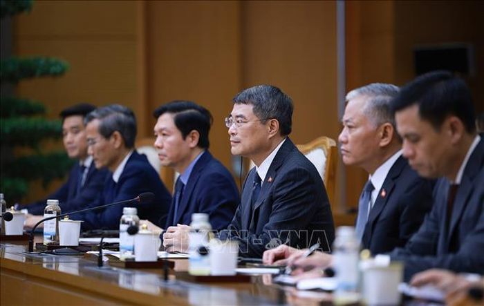 Thủ tướng Lê Minh Hưng tiếp đồng chí Sisay Leudetmounsone, Trưởng Ban Tổ chức Trung ương Đảng Nhân dân Cách mạng Lào. Ảnh: Dương Giang/TTXVN