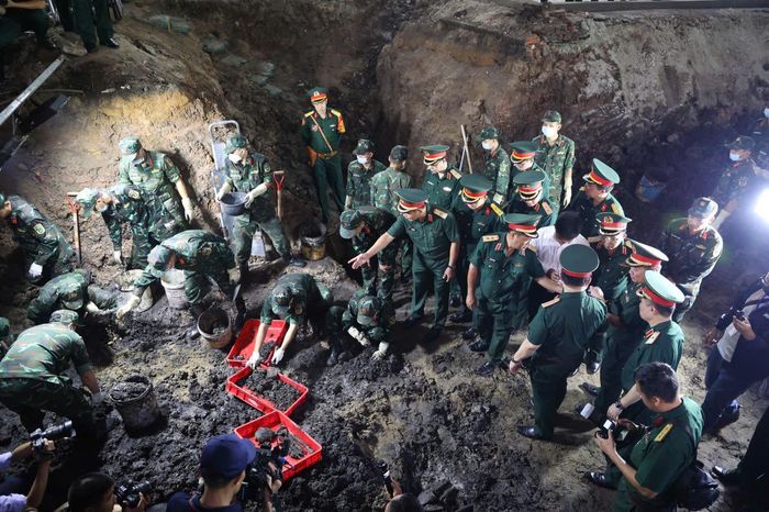Bộ Tư lệnh TP Hồ Chí Minh mở rộng phạm vi tìm kiếm, quy tập hài cốt liệt sĩ tại Công viên Lê Thị Riêng.