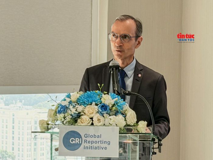 Ông Werner Bardill, Tổng Lãnh sự Thụy Sĩ tại TP Hồ Chí Minh, phát biểu khai mạc sự kiện.