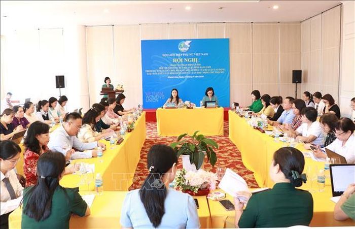 Quang cảnh hội nghị.
