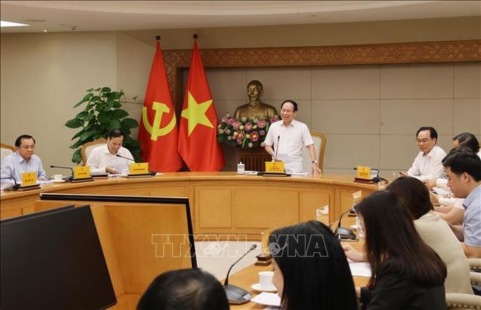 Phó Thủ tướng Lê Tiến Châu chủ trì họp với Bộ Giáo dục và Đào tạo cùng các bộ, cơ quan có liên quan về công tác chuẩn bị cho năm học 2026-2027. Ảnh: Lâm Khánh/TTXVN