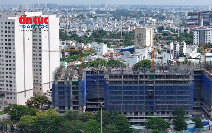 Một dự án nhà ở xã hội đang trong quá trình thi công ở phường Bình Thạnh.