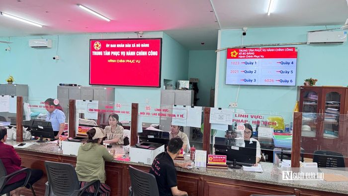 Việc ứng dụng hệ thống giải quyết thủ tục hành chính điện tử giúp rút ngắn thời gian xử lý hồ sơ, tăng tính minh bạch và tạo thuận lợi cho người dân trong lĩnh vực xây dựng và các dịch vụ công.