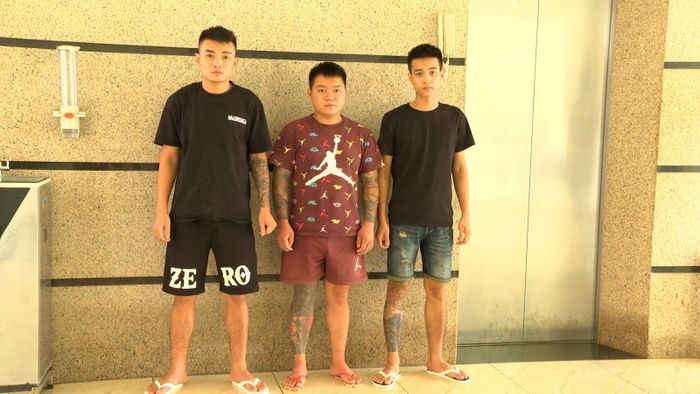 Cơ quan Cảnh sát điều tra Công an tỉnh Thanh Hóa thi hành quyết định tạm giữ hình sự đối với 3 đối tượng. Ảnh: Công an Thanh Hóa.