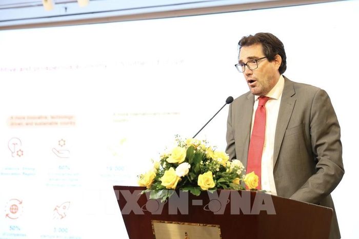 Ông Jaume Baro, Tổng Giám đốc Cơ quan Xúc tiến Thương mại và Đầu tư Catalonia, phát biểu tại hội nghị. Ảnh: Xuân Anh - TTXVN