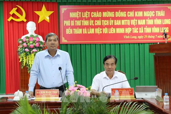 Phó Bí thư Tỉnh ủy, Chủ tịch Ủy ban MTTQ Việt Nam tỉnh Vĩnh Long Kim Ngọc Thái phát biểu tại buổi làm việc với Liên minh Hợp tác xã tỉnh. Ảnh: Thanh Hòa - TTXVN