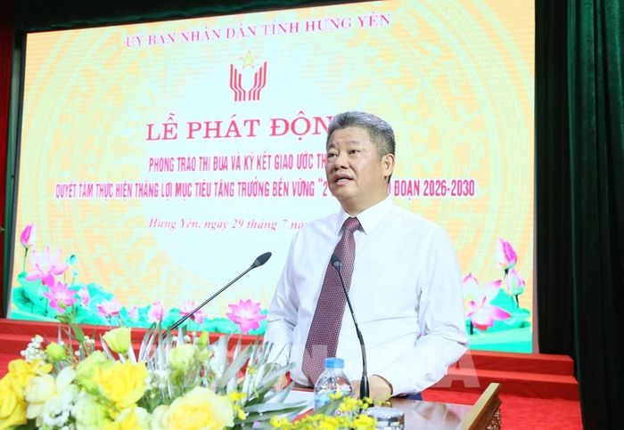 Ông Nguyễn Mạnh Quyền, Chủ tịch UBND tỉnh, Chủ tịch Hội đồng Thi đua - Khen thưởng tỉnh Hưng Yên phát biểu. Ảnh: Mạnh Khánh - TTXVN 