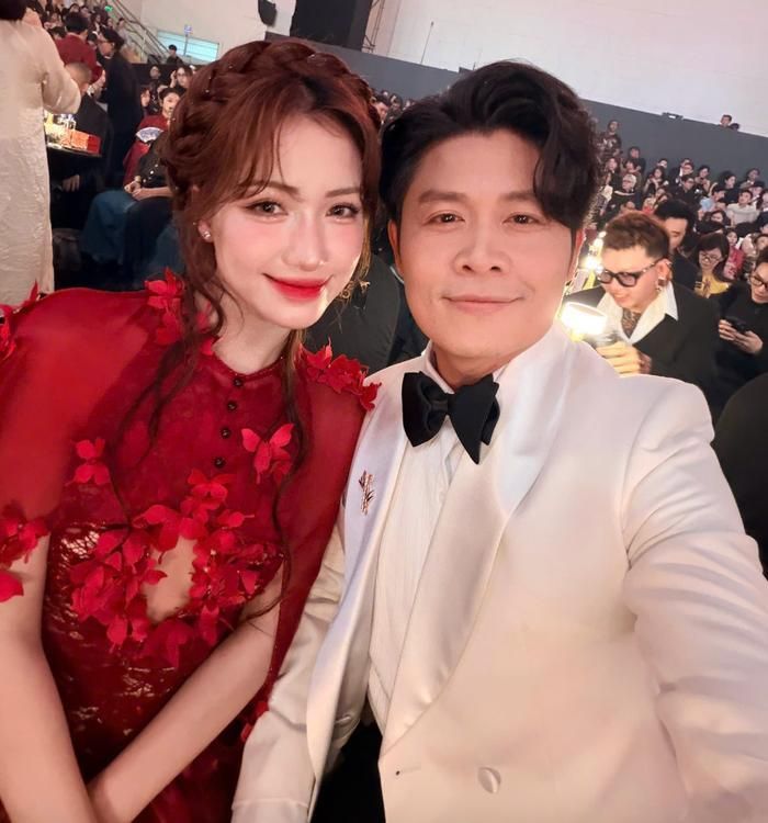 Nguyễn Văn Chung và Hòa Minzy có niềm hạnh phúc chung chính là sự thành công mang nhiều ý nghĩa từ ca khúc Nỗi đau giữa hòa bình.