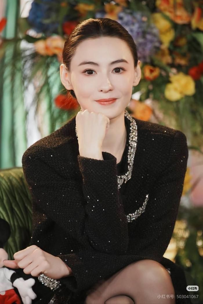 Ở tuổi ngoài 40, Trương Bá Chi được kỳ vọng sẽ trở lại màn ảnh với những vai diễn trưởng thành và giàu chiều sâu hơn. Ảnh: Weibo.