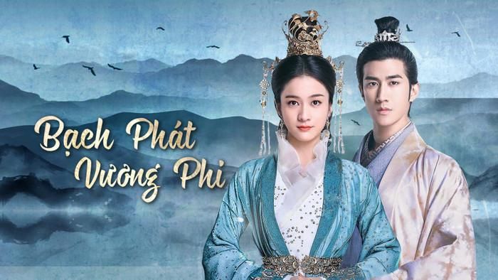 Bạch Phát Vương Phi xoay quanh Dung Lạc, công chúa Tây Khải bị ép hòa thân sang Bắc Lâm sau khi mất trí nhớ. Bị từ hôn ngay khi đặt chân đến nơi, nàng đổi thân phận thành Mạn Yêu để tiếp tục thực hiện nhiệm vụ. Từ đây, Dung Lạc bị cuốn vào những âm mưu chính trị, những cuộc hôn nhân sắp đặt cùng các bí mật về thân thế. Hành trình đầy đau khổ và hy sinh của nữ chính, đặc biệt chi tiết mái tóc bạc trắng sau một đêm, trở thành hình ảnh biểu tượng của bộ phim. Tác phẩm ghi điểm nhờ nội dung nhiều nút thắt, đan xen giữa tình yêu, quyền lực và số phận.