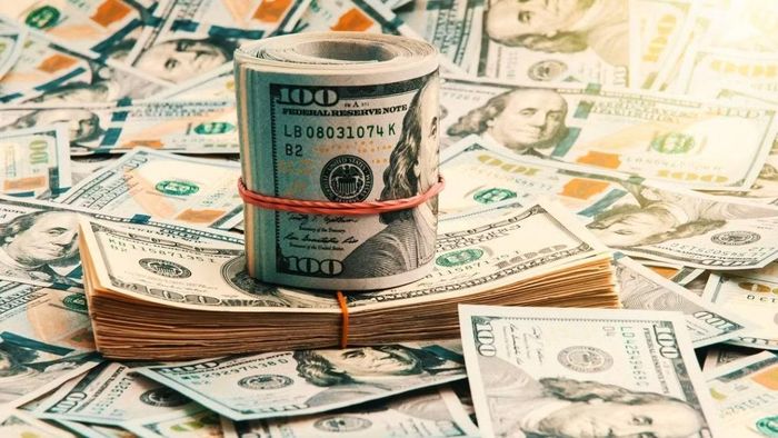 Cầm 1.000 USD tiền lương về Việt Nam, người phụ nữ lần đầu cảm nhận rõ giá trị đồng tiền nhưng cũng nhanh chóng tiêu hết chỉ sau vài tháng