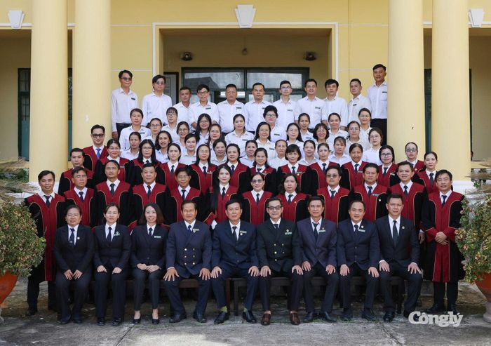 Tập thể ban lãnh đạo, Thẩm phán, Công chức và người lao động TAND khu vực 6 - TP.HCM