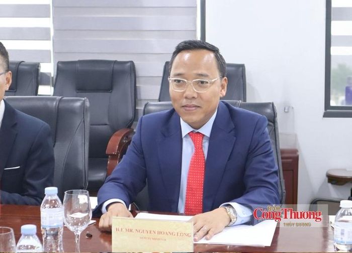 Thứ trưởng Bộ Công Thương Nguyễn Hoàng Long