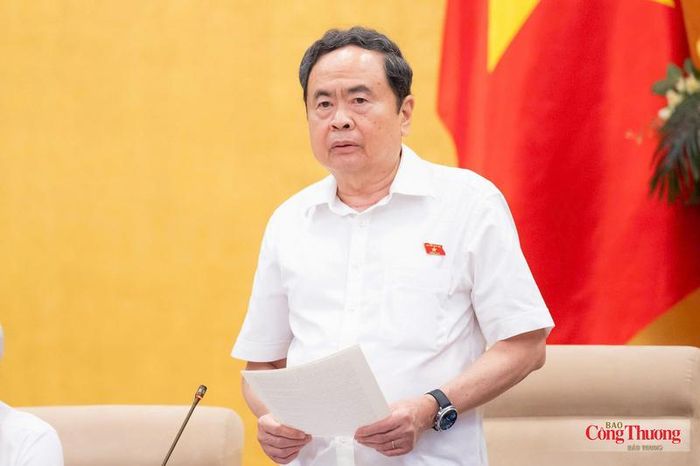 Chủ tịch Quốc hội Trần Thanh Mẫn đề nghị, hồ sơ trình Quốc hội phải thật sự "chín". Mỗi chính sách cần được đối chiếu bảo đảm tính thống nhất, đồng bộ của hệ thống pháp luật