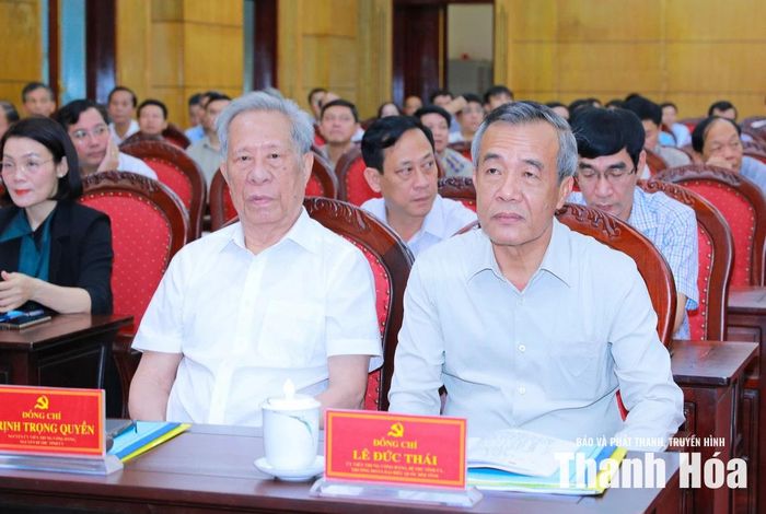 Bí thư Tỉnh ủy Lê Đức Thái và đại biểu dự hội nghị tại điểm cầu Tỉnh ủy Thanh Hóa.