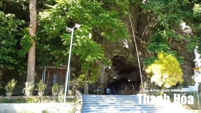 Lối vào Vĩnh Châu Tự