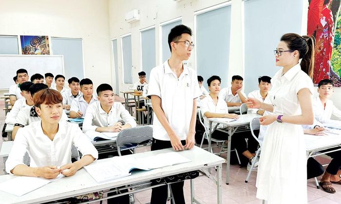 Rèn kỹ năng giao tiếp trong giờ học tiếng Trung tại Trường Cao đẳng Kỹ thuật công nghiệp. 