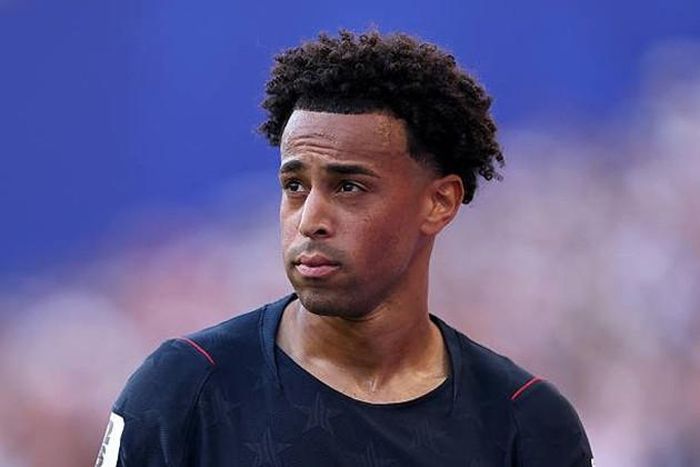 Sự đa năng của Adams là điểm cộng trong mắt Michael Carrick. Ảnh: Getty Images