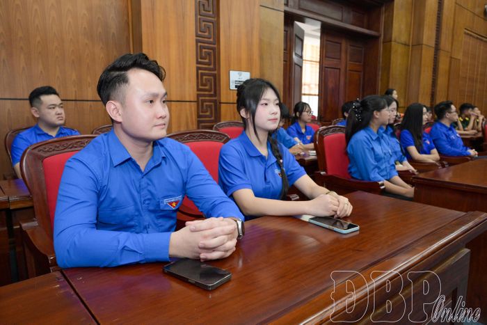 Đoàn viên, thanh niên dự hội nghị tại điểm cầu chính.