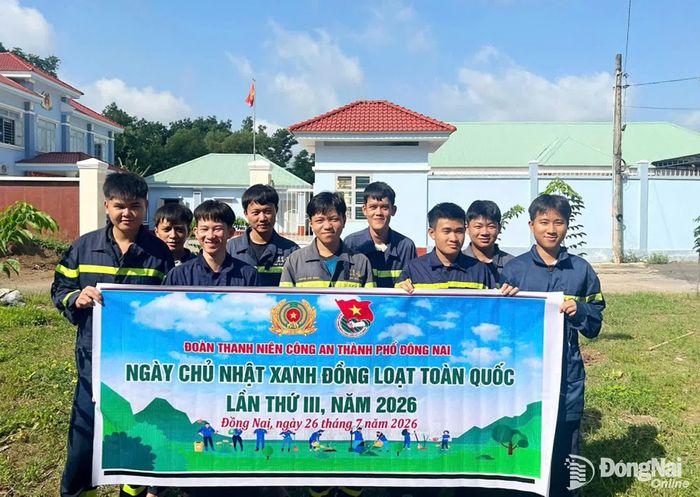 Tuổi trẻ Đội Chữa cháy và Cứu nạn, cứu hộ Khu vực 15 tích cực hưởng ứng phong trào "Ngày Chủ nhật xanh" năm 2026.