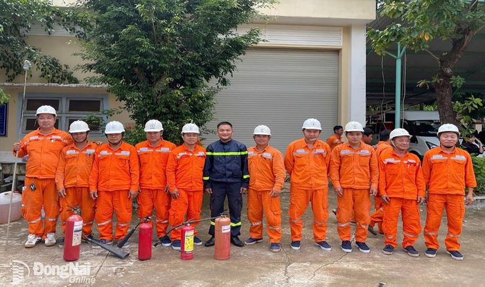Buổi tuyên truyền, tập huấn nghiệp vụ PCCC và CNCH cho Đội PCCC cơ sở.