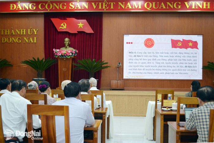Quang cảnh hội nghị tại điểm cầu hội trường Thành ủy Đồng Nai. Ảnh: Phương Hằng