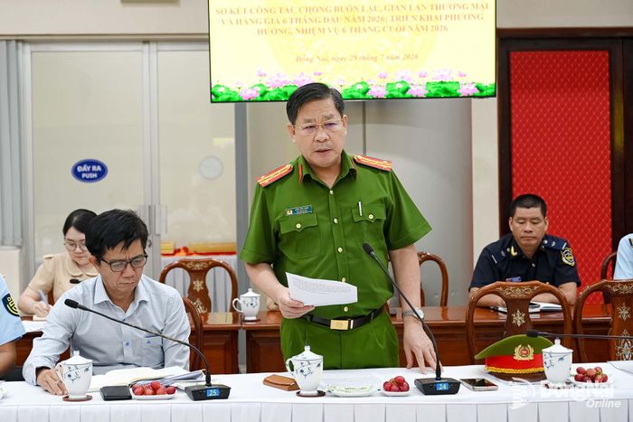 Đại tá Lâm Văn Long, Phó Giám đốc Công an thành phố Đồng Nai phát biểu tại hội nghị. Ảnh: Phạm Quang