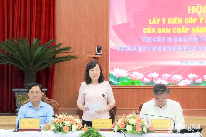 Đồng chí Huỳnh Thị Hằng, Phó Bí thư Thành ủy, Chủ tịch Ủy ban MTTQ Việt Nam thành phố phát biểu tại hội nghị. Ảnh: Nga Sơn