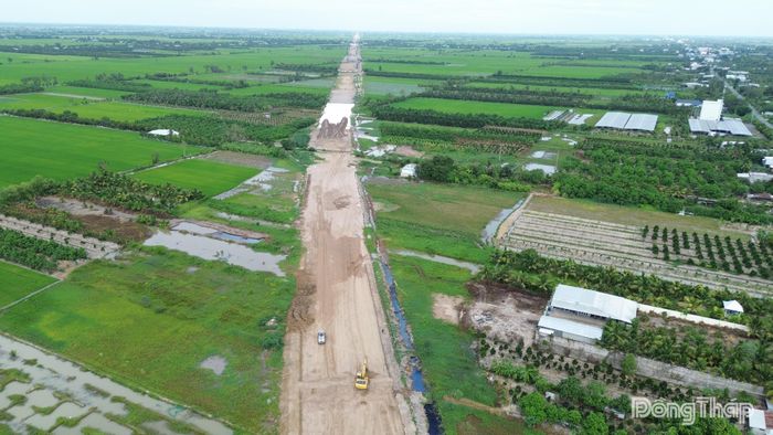 Tuyến cao tốc Mỹ An - Cao Lãnh đi qua địa bàn xã Mỹ Quí.