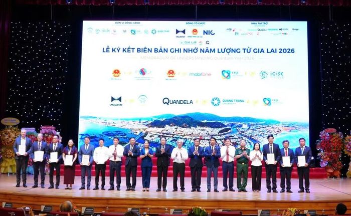  Khai mạc Năm Lượng tử Gia Lai 2026 và trao giải cuộc thi Hackathon quốc tế về tính toán lượng tử. Ảnh: Hồ Điểm 
