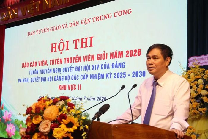  Đồng chí Phan Xuân Thủy - Phó Trưởng ban Tuyên giáo và Dân vận Trung ương phát biểu khai mạc hội thi. Ảnh: Trọng Lợi 