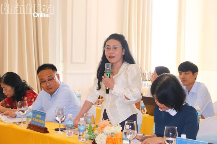 Đại biểu đóng góp ý kiến tại hội nghị.