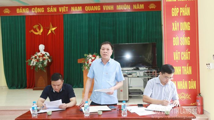 Lãnh đạo UBND phường Đông Kinh phát biểu, thông tin các nội dung tại buổi làm việc