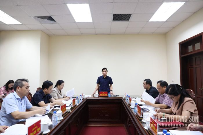 Đồng chí Hoàng Quốc Khánh, Ủy viên Trung ương Đảng, Bí thư Tỉnh ủy, Trưởng Ban Chỉ đạo phòng, chống tham nhũng, lãng phí, tiêu cực tỉnh phát biểu kết luận cuộc họp